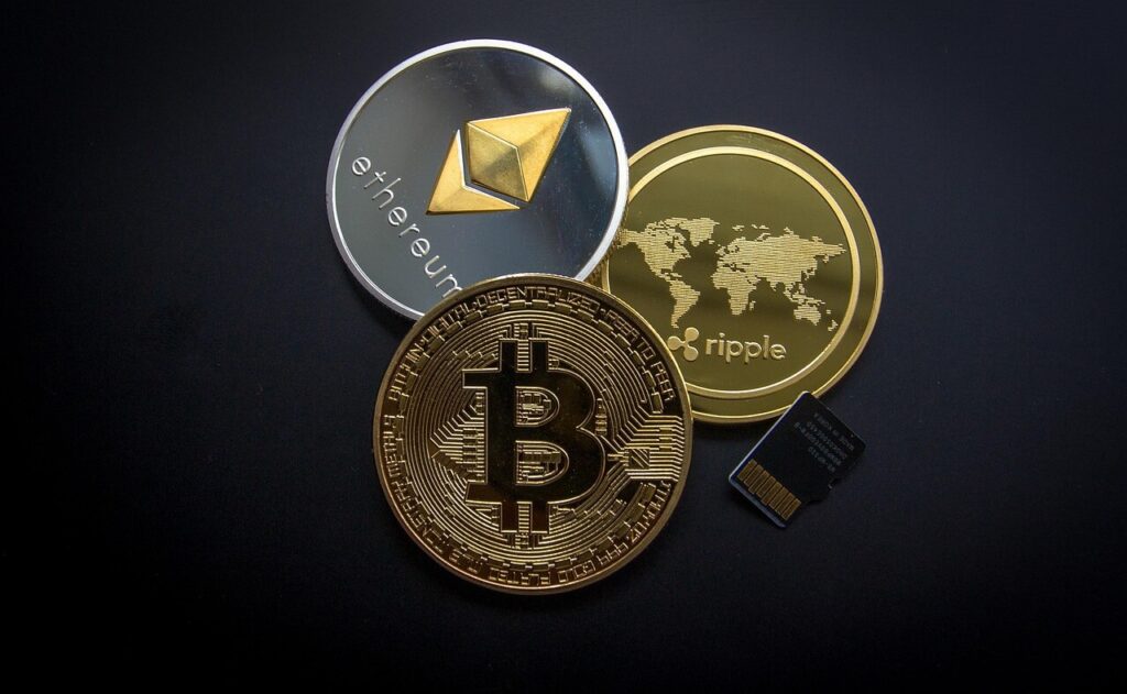 仮想通貨をイメージして作られた3枚のコイン